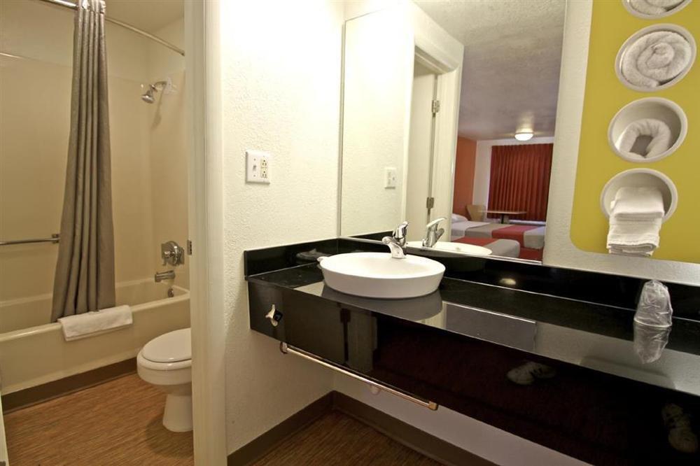 Motel 6 Cross Lanes, Wv Goff Mountain Rd Номер фото